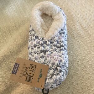 NWT Womens Cozy Cabin Sherpa lined slippers 5-10